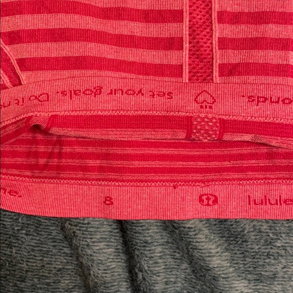 lululemon swiftly tech short sleeve size 8 - Picture 4 of 6